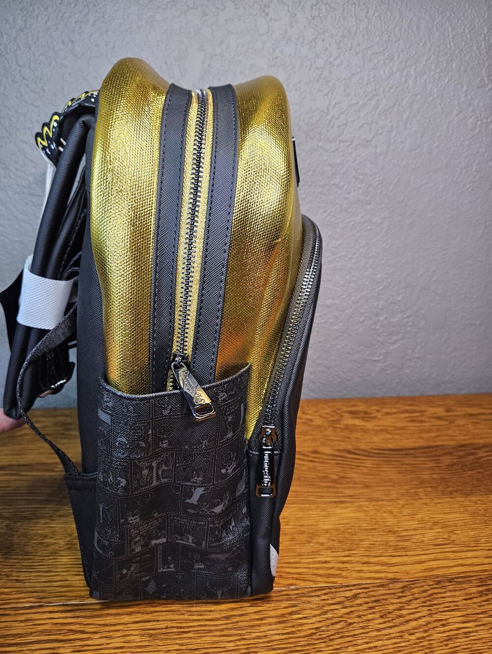 Loungefly Peanuts 75th Anniversary Mini Backpack - Picture 4 of 11